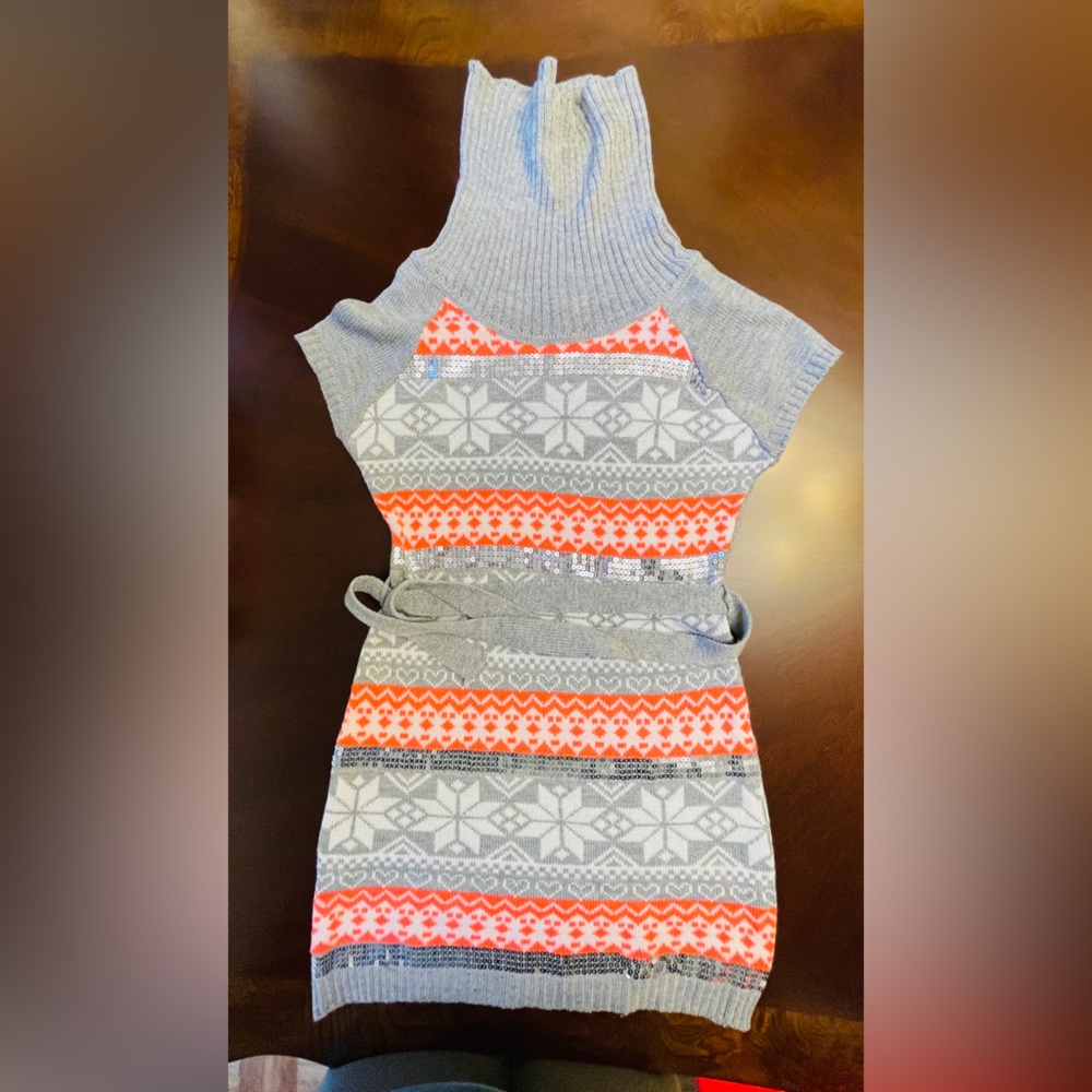 Beautiful sweater dress new, warm